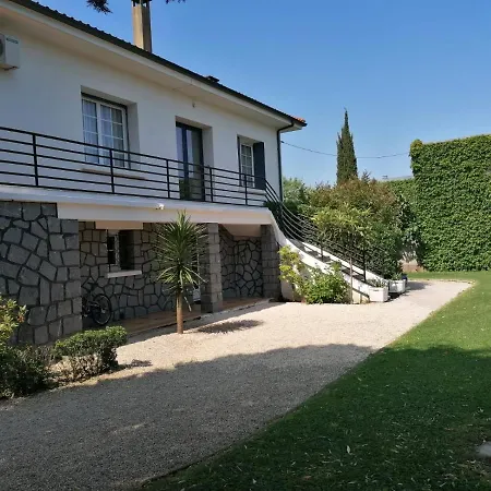 Jolie Maison De * Μπερζεράκ